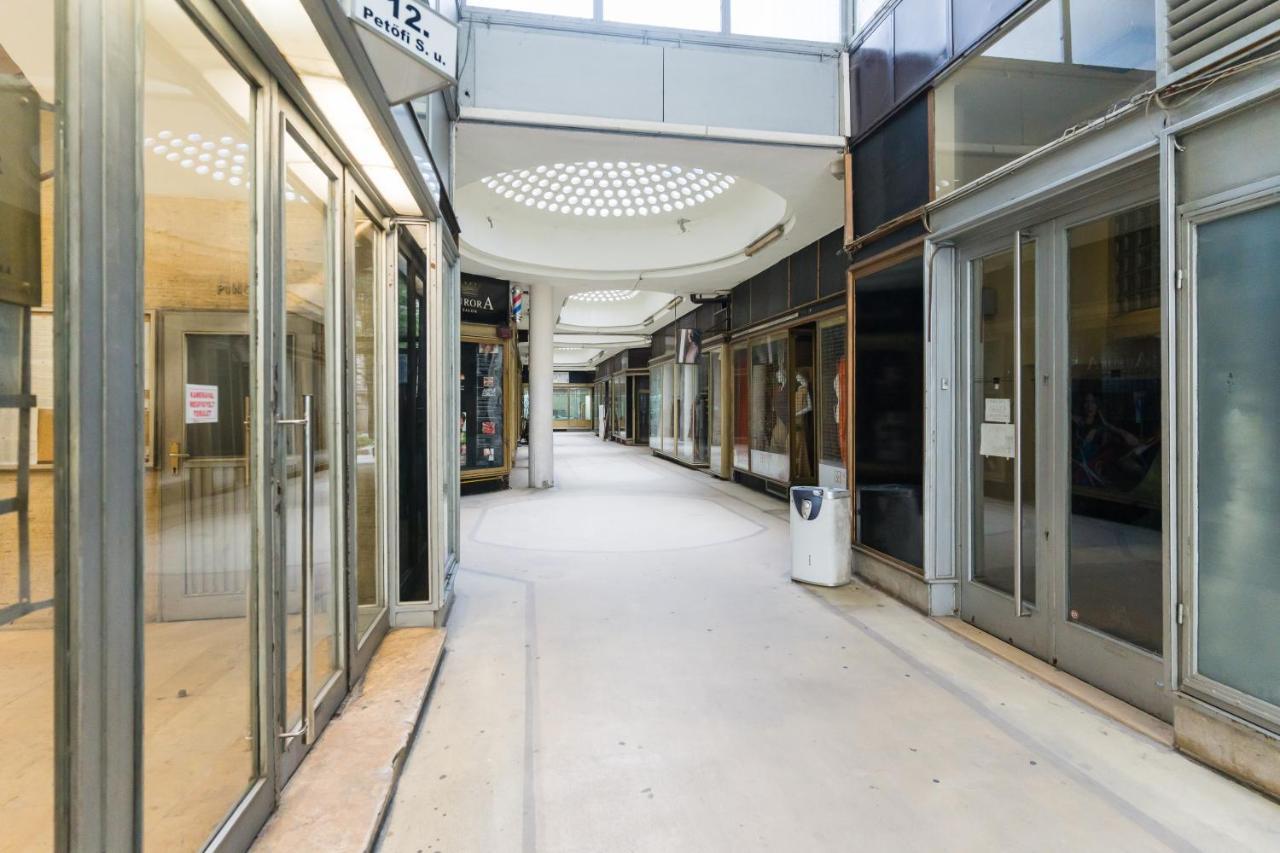 Cheerful Studio Budapest Downtown المظهر الخارجي الصورة